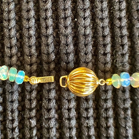 4.5mm to 8.5mm Ethiopian Opals Hand Knotted - 14K Solid Yellow Gold Clasp - Picture 11 of 17